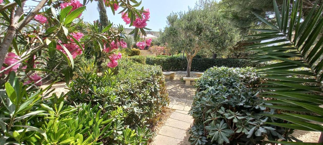 Dar Ta' Xmun - Idyllic Farmhouse With Pool, Garden, Seaview & Sunset San Lawrenz Eksteriør bilde