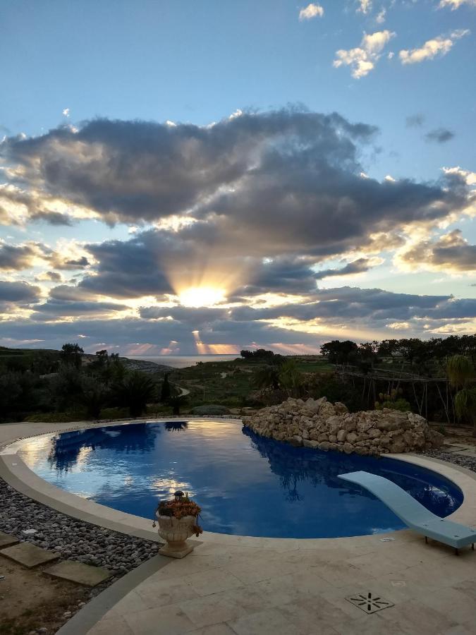 Dar Ta' Xmun - Idyllic Farmhouse With Pool, Garden, Seaview & Sunset San Lawrenz Eksteriør bilde